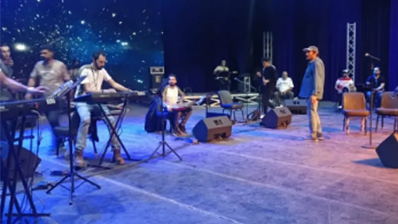 علي الحجار يجري البروفات النهائية استعدادا لحفل انتصارات أكتوبر