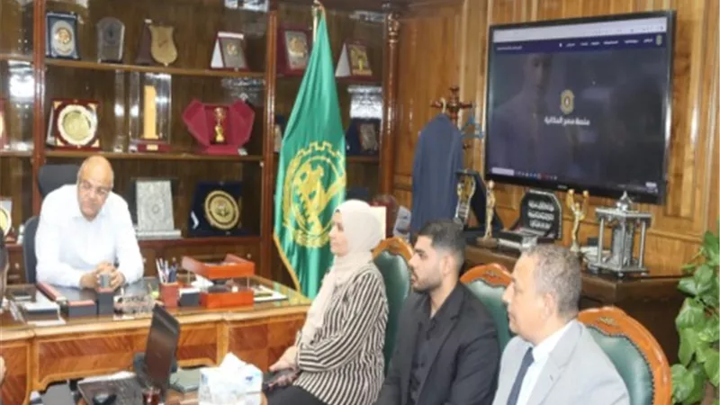 محافظ القليوبية يناقش أعمال المرحلة الثالثة للمخططات التفصيلية بالصفا والشروق الصناعية