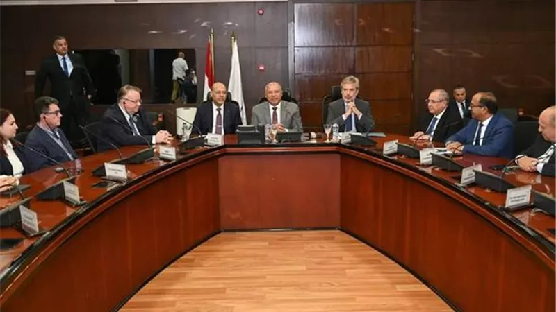 الوزير: وثيقة تعزيز البيئة تهدف للنهوض بالصناعة وتحسين ظروف العمل