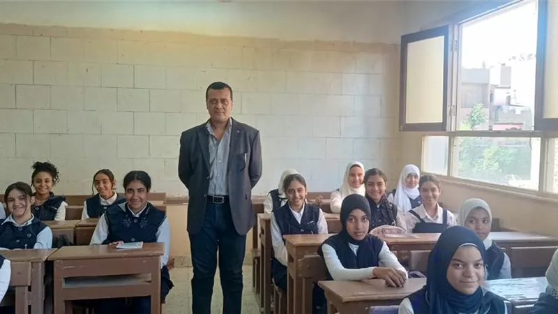 مدير تعليم قنا يفاجئ ٤ مدارس بنقادة
