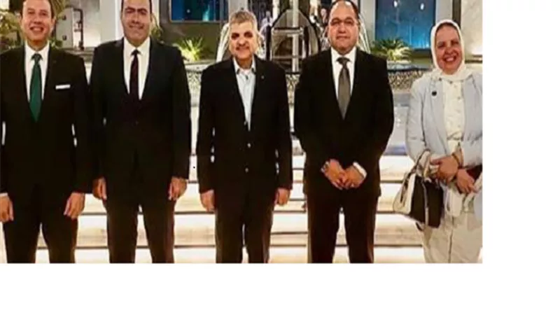 رئيس هيئة القناة يوافق على 