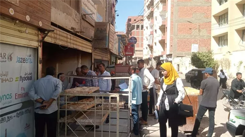 حملات مكثفة بمركزى ملوى وسمالوط لرفع الإشغالات