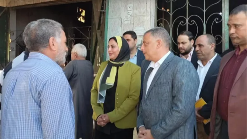 محافظ الإسماعيلية يطمئن علي جودة رغيف العيش في زيارة مفاجئة