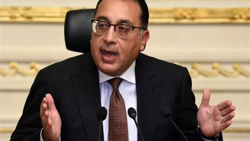 رئيس الوزراء يصل إلى الأقصر لتفقد عدد من المشروعات القومية