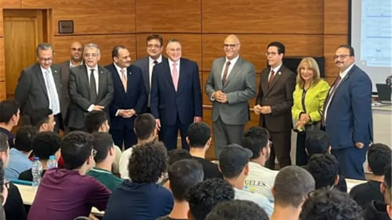 محافظ القليوبية ورئيس مجلس الأمناء يتفقدان منشآت جامعة بنها الأهلية