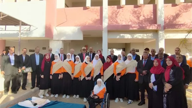 مديرتعليم الداخلة يشهد تنصيب اتحادالطلبة بمدرسة موط الفنية للبنات