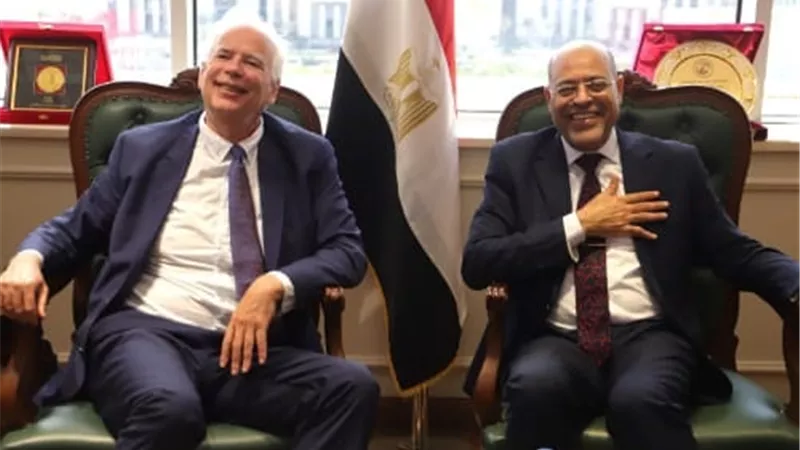 وزير العمل يؤكد على دعم الرئيس السيسي للإستثمار المحلي والأجنبي