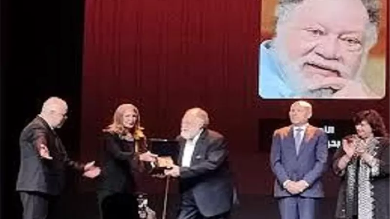 مهرجان نقابة المهن التمثيلية للمسرح المصري يكرم الفنان يحيى الفخراني