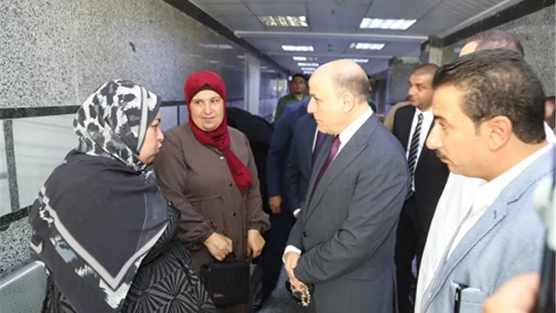 محافظ كفرالشيخ يستمع لطلبات ومقترحات المواطنين