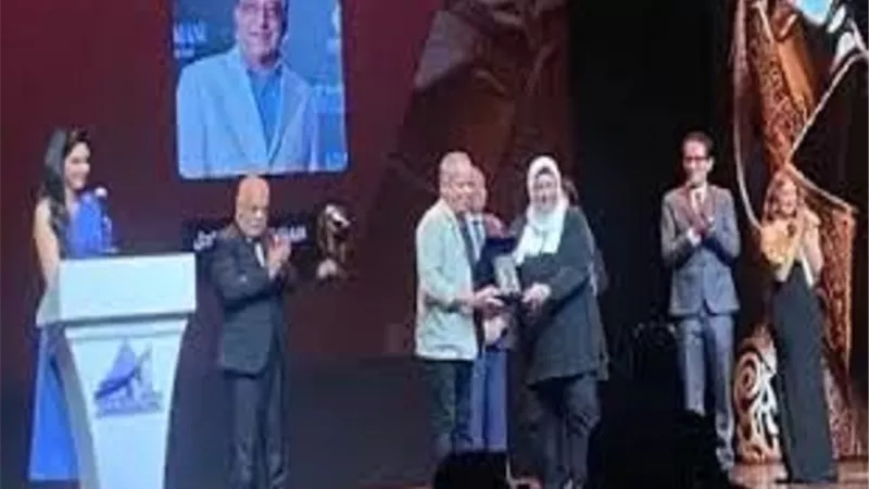 بالصور.. تكريم اسم الفنان احمد راتب فى مهرجان المهن التمثيلية