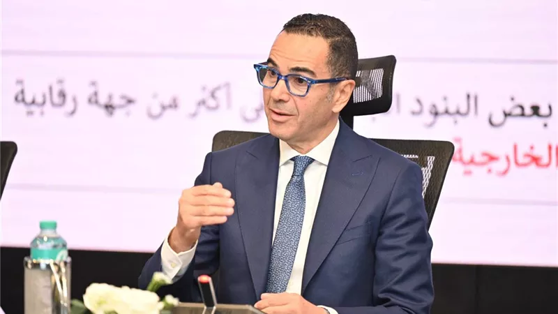 وزير الاستثمار يترأس اجتماع موسع لمناقشة الإفراج الجمركي