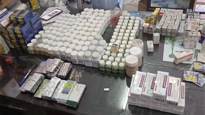 ضبط 6846 عبوة أدوية ومستحضرات مجهولة المصدر بمرسى علم