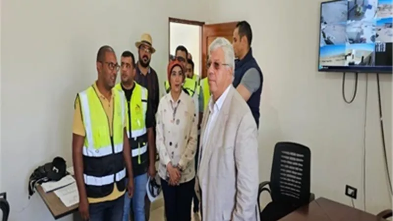 وزير التعليم العالي يتفقد المشروعات الإنشائية بجامعة الأقصر