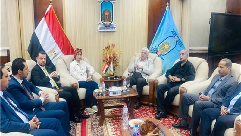 وزير التعليم العالي يتفقد المشروعات الإنشائية بجامعة الأقصر