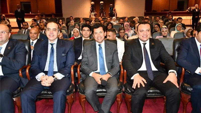 وزيرا الشباب والشؤون النيابية يحتفلان بانتصارات أكتوبر المجيدة