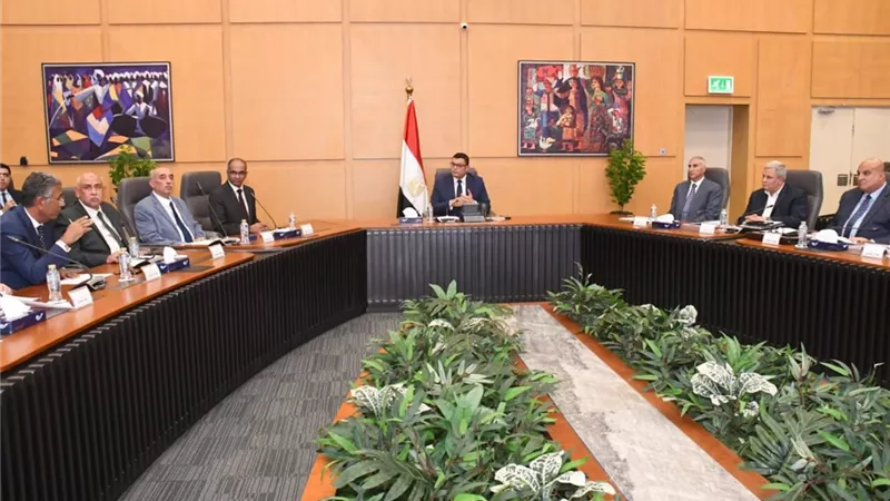 وزيرالإسكان يكشف عن مشروعات جديدة لتطويرخدمات المياه والصرف الصحى