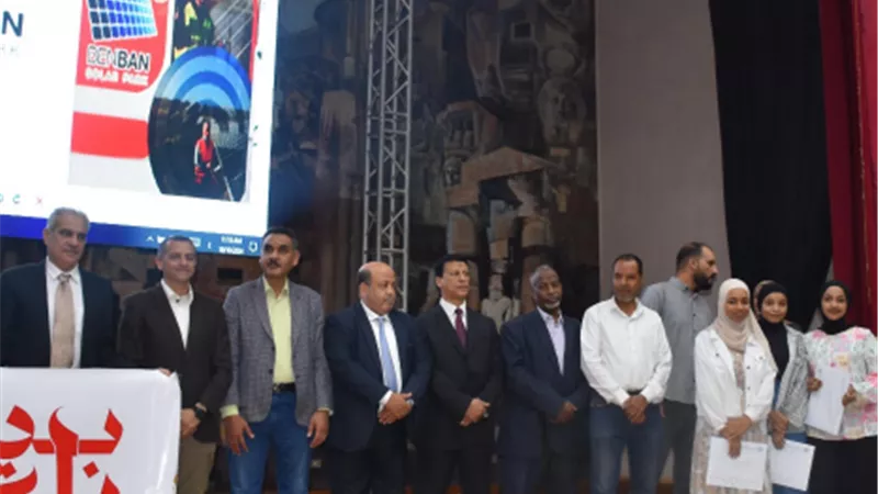 نائب محافظ أسوان يحضر الحفل الختامى وتسليم شهادات التخرج
