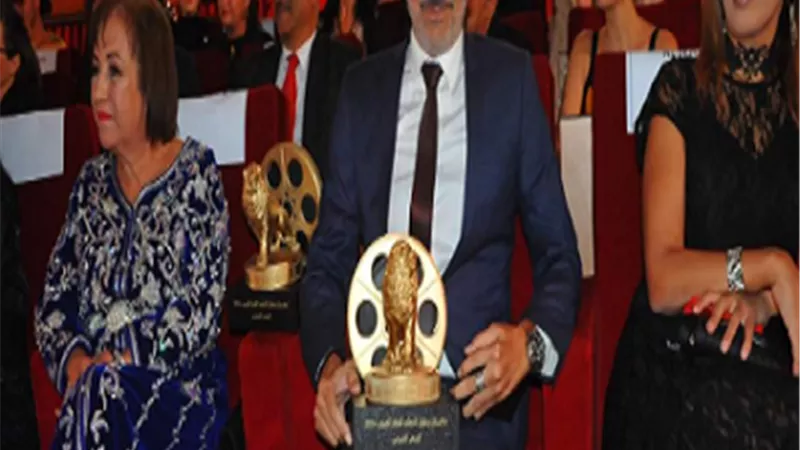 تكريم فتحي عبد الوهاب فى مهرجان وهران للفيلم العربي