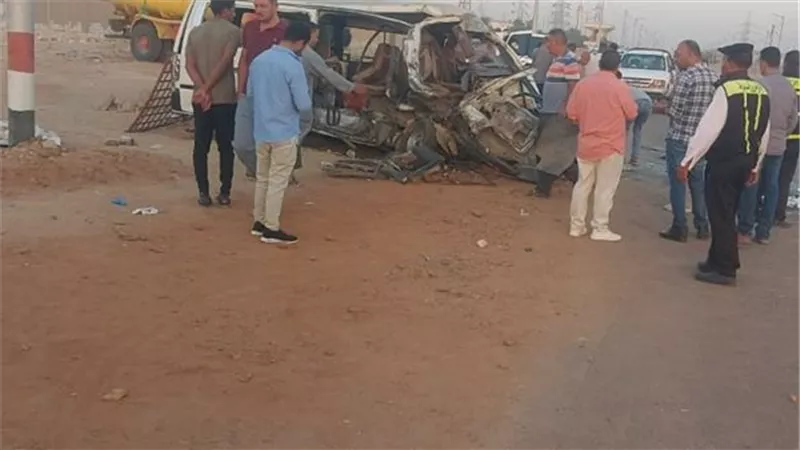 إصابة 13 فى تصادم ميكروباص بسيارة ملاكى فى أسيوط
