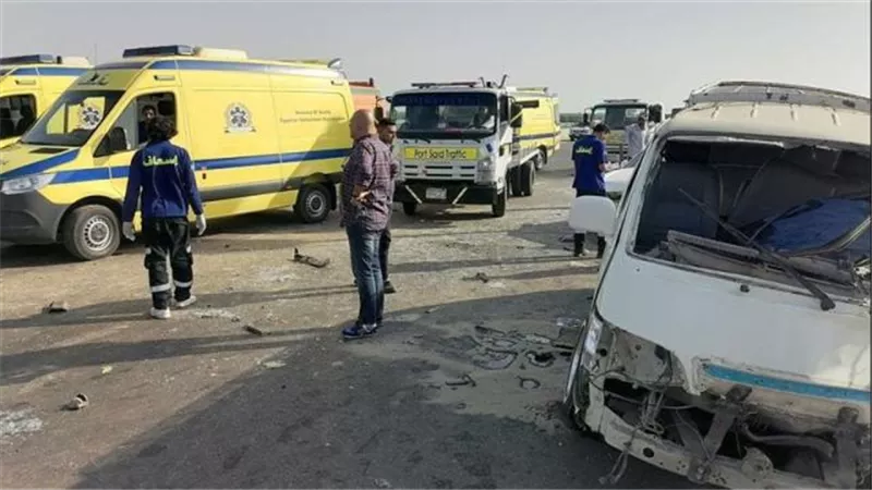 إصابة 12 في تصادم ميكروباص ونقل بطريق الأوتوستراد أمام سجن طرة