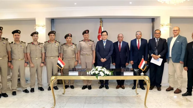 إدارة الإشارة للقوات المسلحة توقع عقد إتفاق مع شركة أبو قير لتداو