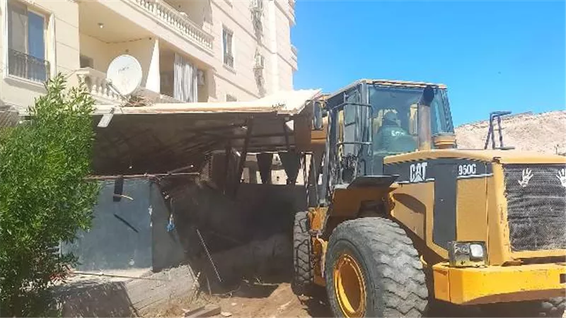 حملة مكبرة بالغردقة لتنفيذ عدة إزالات تعدى علي أملاك الدولة