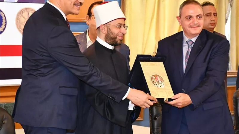 وزير الأوقاف يشارك في مؤتمر تدشين 