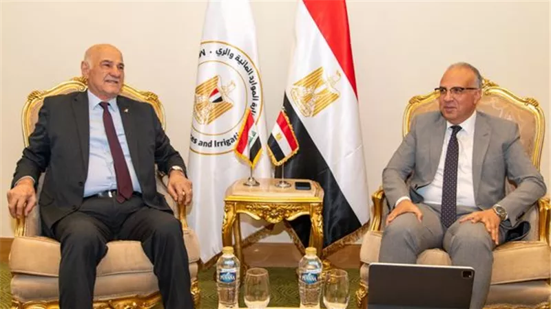 وزير الموارد المائية يلتقي بنظيره بالجمهورية العراقية