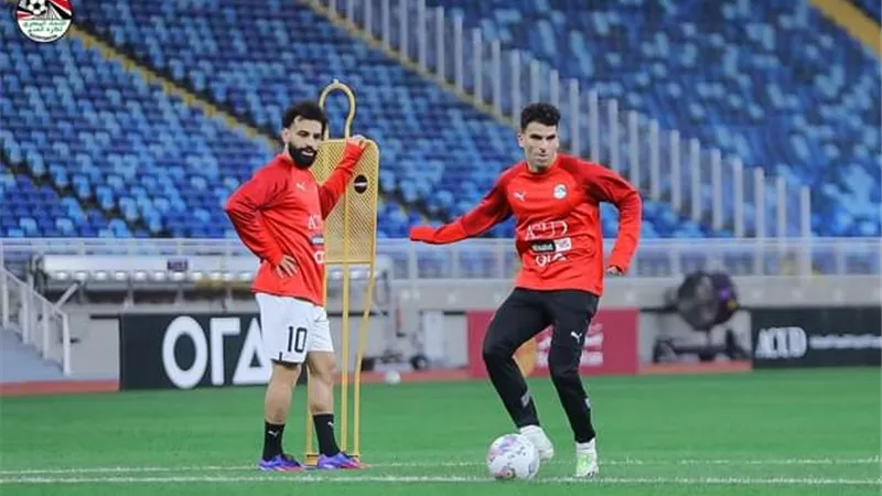 محمد صلاح لـ أحمد سيد زيزو: دايما اون لاين يا بيه .. فيديو
