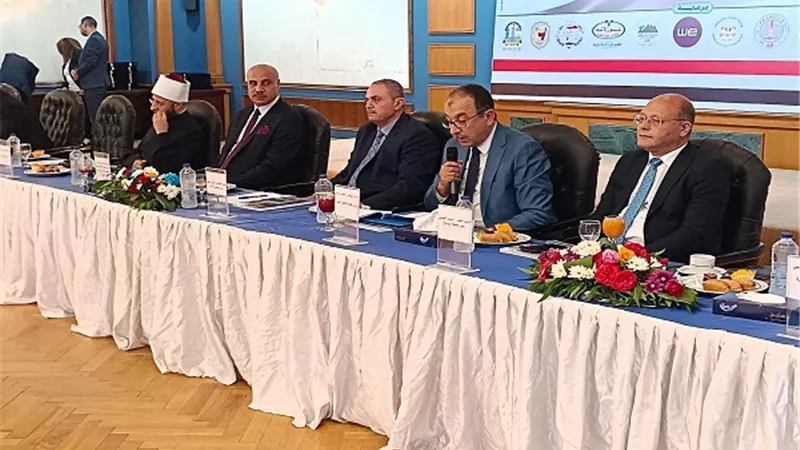 شيمي : الدولة تولى اهتماما بتنمية شركات قطاع الأعمال العام