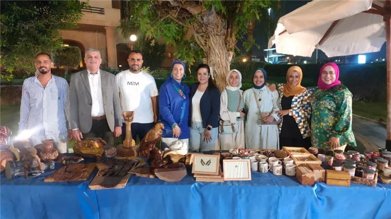 معرض للحرف اليدوية والصناعات التراثية الفيومية بنادي هليوبوليس