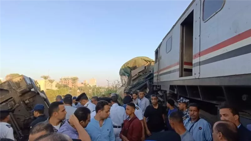 النائب العام يأمر بالتحقيق في واقعة تصادم قطارين بمحافظة المنيا