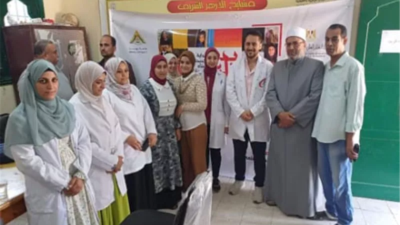 جامعة بنها تنظم قافلة طبية متخصصة فى أمراض العيون قرية منية السباع