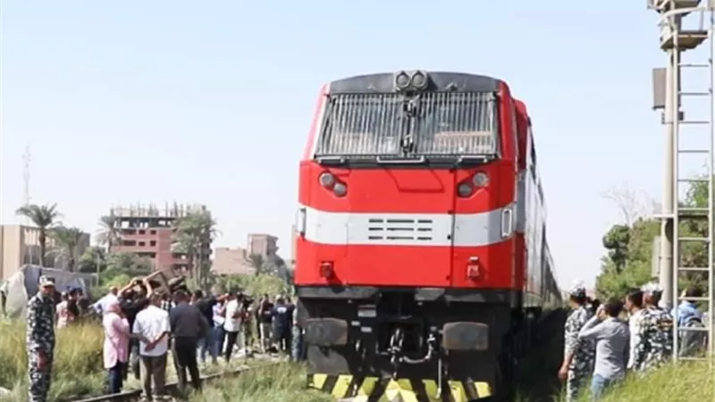 عودة حركة القطارات لطبيعتها بعد حادث تصادم بمزلقان ماقوسة