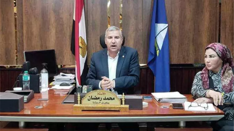 مدير تعليم دمياط ييطالب بدعم الطلاب ضعاف القراءة والكتابة