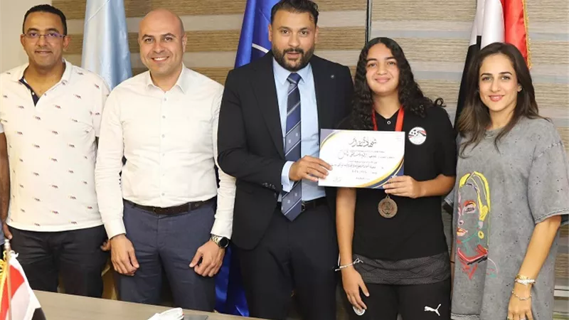 سموحة يُكرم لاعبة منتخب مصر رقية مصطفى كامل