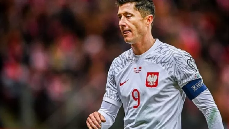 مهاجم برشلونة ينتقد أداء بولندا بعد الهزيمة أمام البرتغال