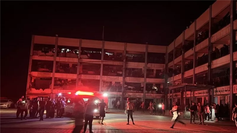 عشرات القتلى والجرحى في قصف إسرائيلي لمدرسة تؤوي نازحين بغزة