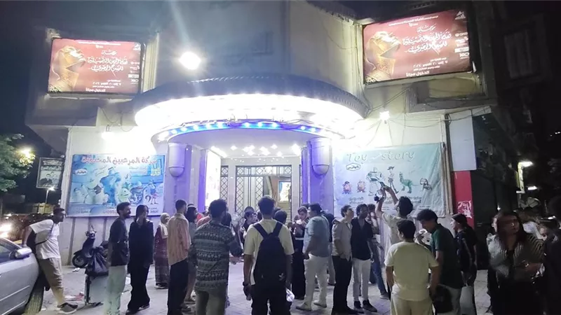 إقبال جماهيري غير مسبوق على عروض مهرجان المهن التمثيلية