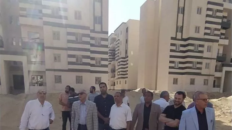 نائب رئيس المجتمعات العمرانية يتفقد مشروعات حدائق العاصمة