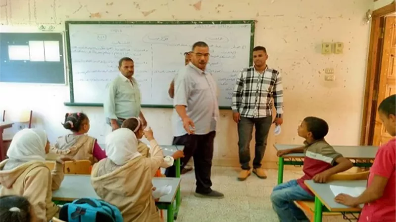 جولات إدارة المتابعة بتعليم قوص للتأكد من تطبيق القرارات الوزارية