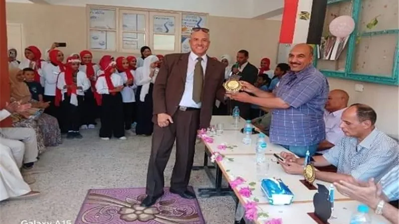 فصول الأوسط قمولا الثانوية بقنا تحتفل بذكرى انتصارات أكتوبر
