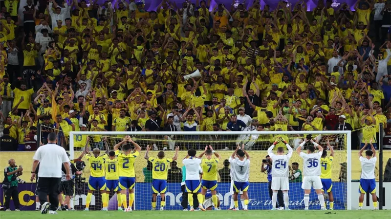 ازمة داخل النصر السعودي والسبب البرازيلي ماتيوس بينتو