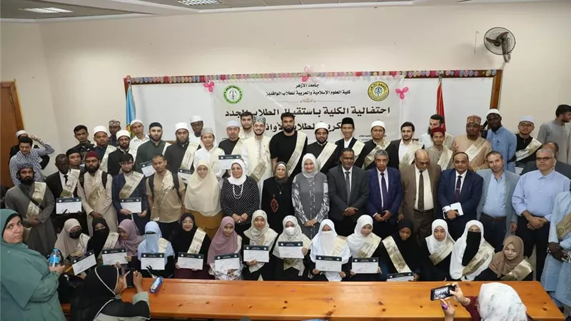 سلامة والصعيدي يستقبلان الوافدين الجدد بكلية العلوم الإسلامية
