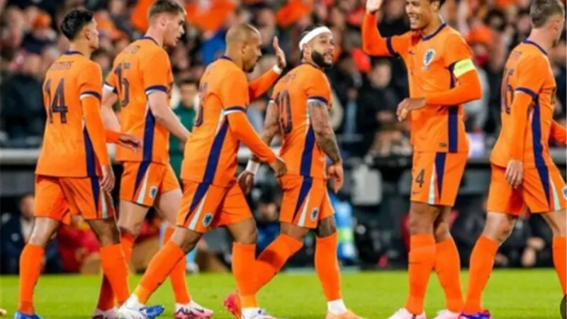التشكيل المتوقع لمنتخب هولندا امام ألمانيا