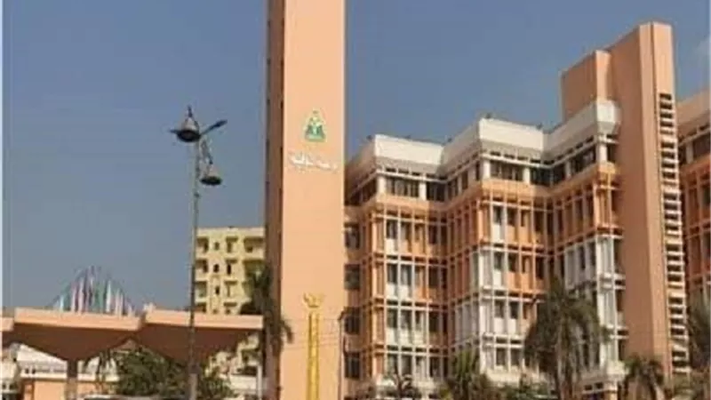 بيان جامعة المنوفية حول صفع استاذ لطالب يدخن سيجارة الكترونية