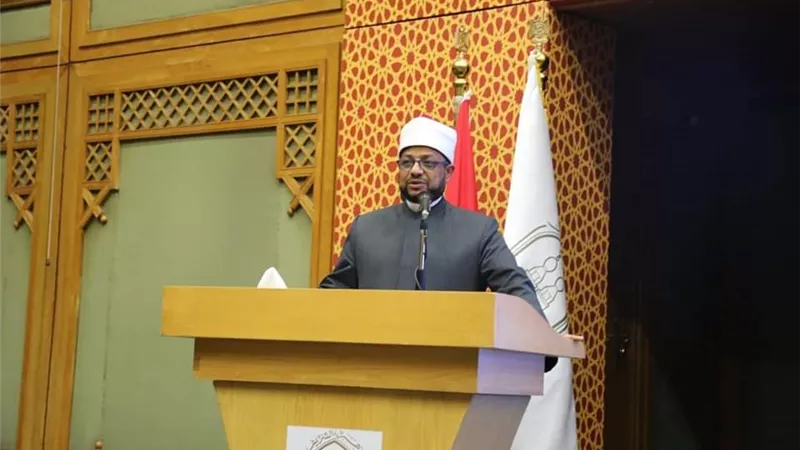 أمين «البحوث الإسلامية»خلال كلمته بحفل تدشين مبادرة بالإنسان نبدأ