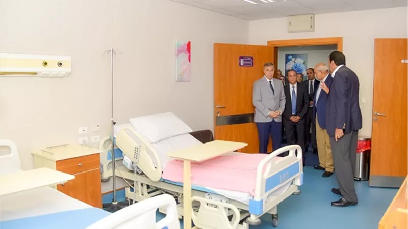 محافظ الإسكندرية يتفقد مستشفى أيادي لعلاج الاورام لغيرالقادرين
