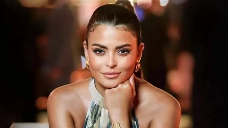 أسماء جلال بطلة 