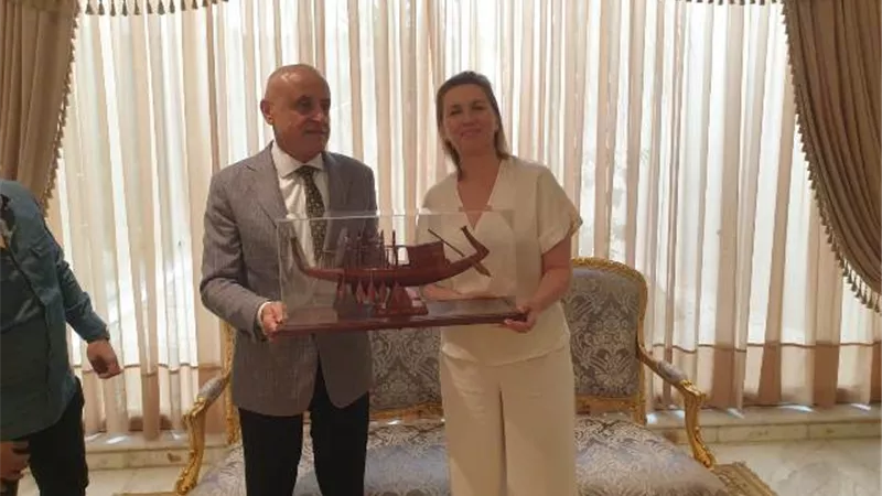 رئيسة وزراء الدنمارك تغادر الأقصر والمحافظ فى وداعها 
